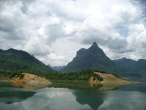 Na Hang - Hồ nước nằm giữa những ngọn núi cao